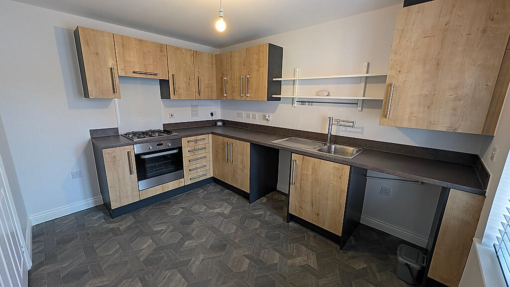 House in Wealden, Hailsham - More
