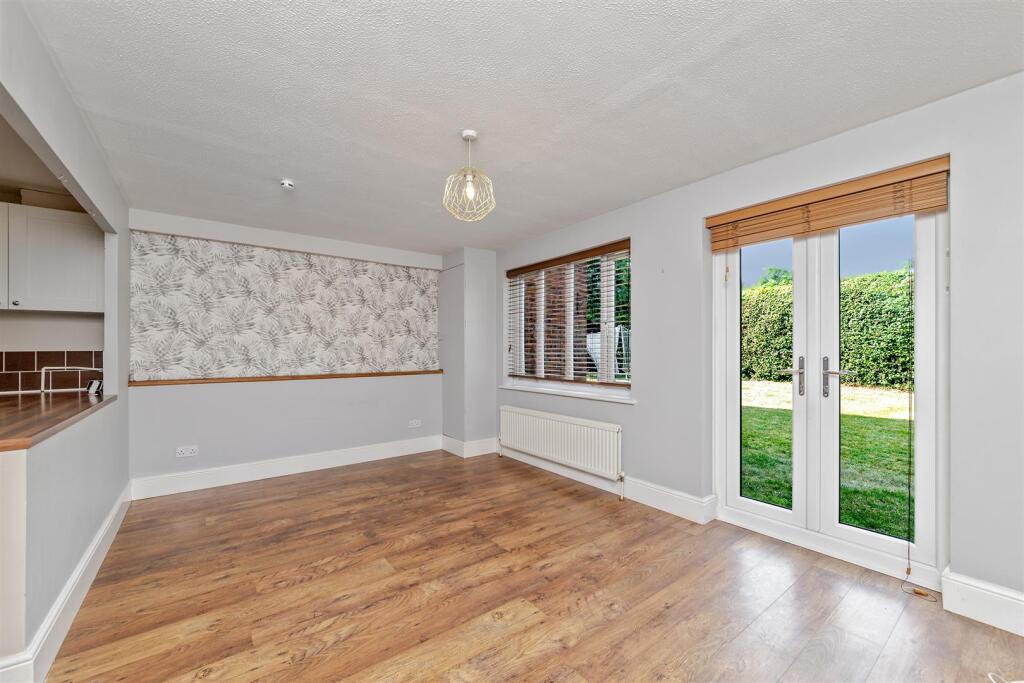 Apartment in St Albans, Colney Street, St Stephen - More