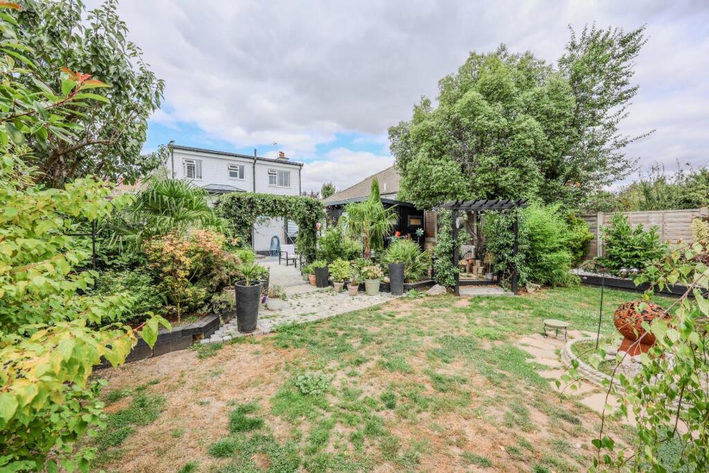 House in Southend-on-Sea - View 3