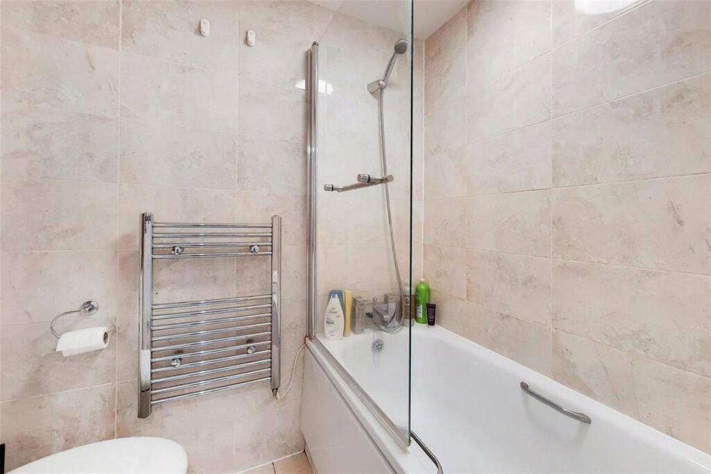 Apartment in London - More