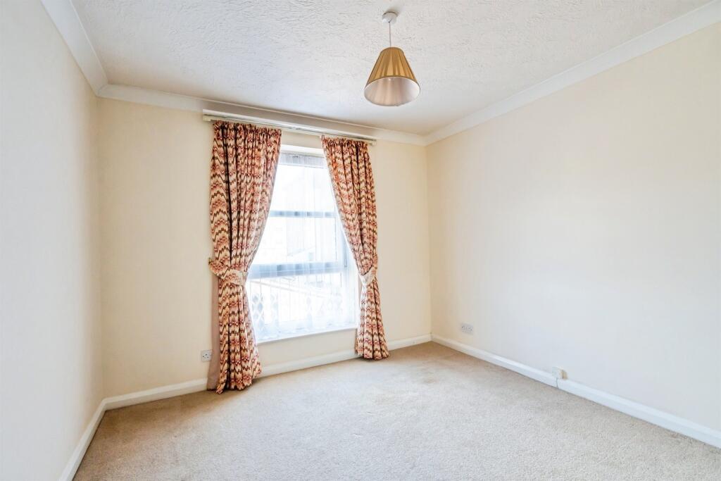 Apartment in Portsmouth - View 5