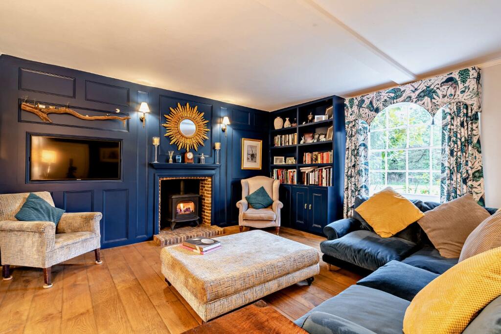 Lyons Road, Slinfold, Horsham, West Sussex photo 3