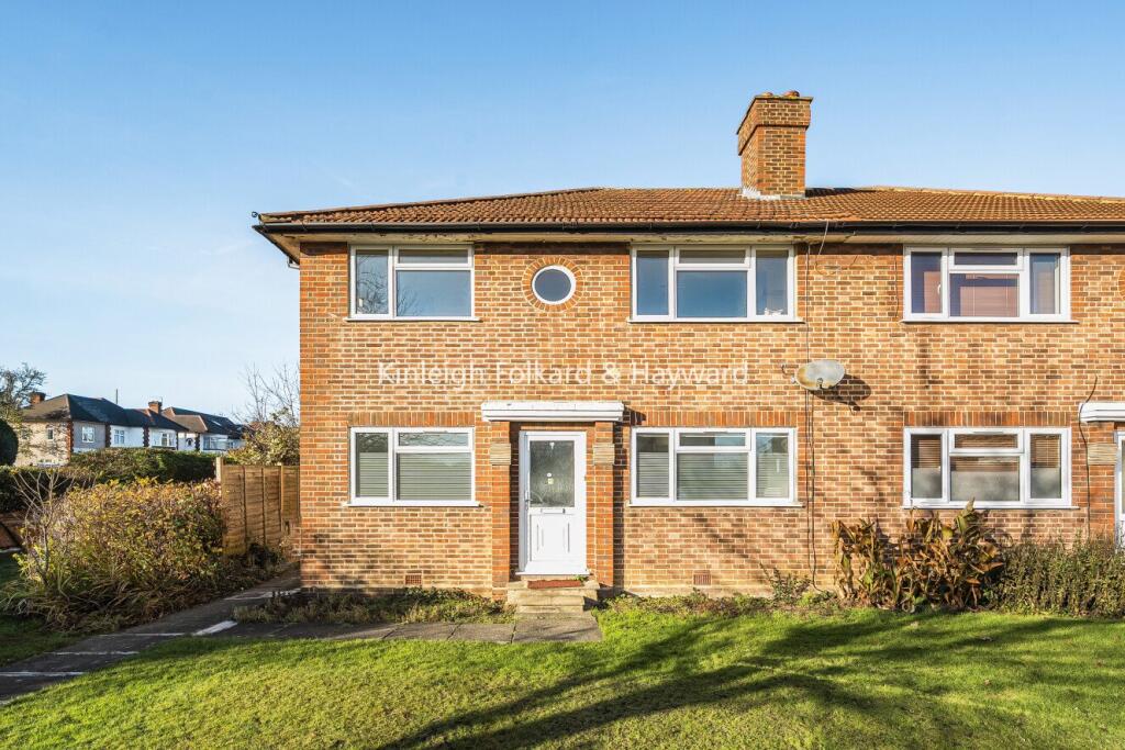Main image of property: East Close, Barnet, EN4