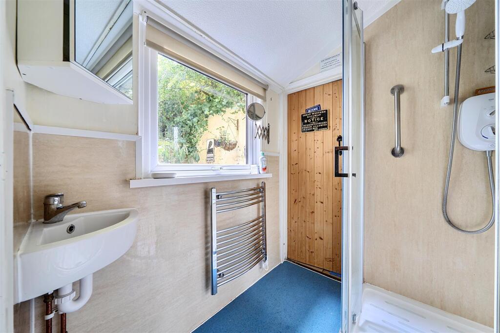 House in Dorchester - View 5