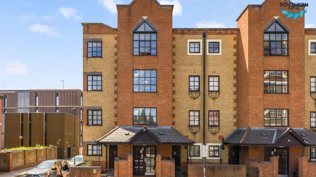 Main image of property: Pine Street, Islington, EC1R 0JQ