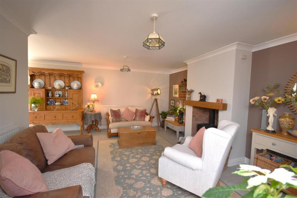Neston Road, Ness, Neston photo 4