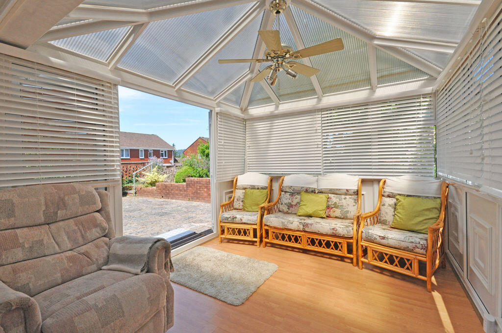 House in Rhiwderin, Pentre-Poeth, Graig - View 4