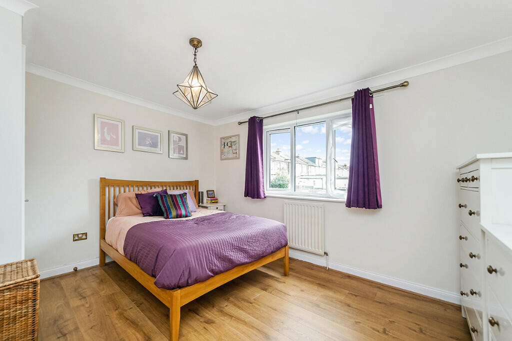 Apartment in London - View 6