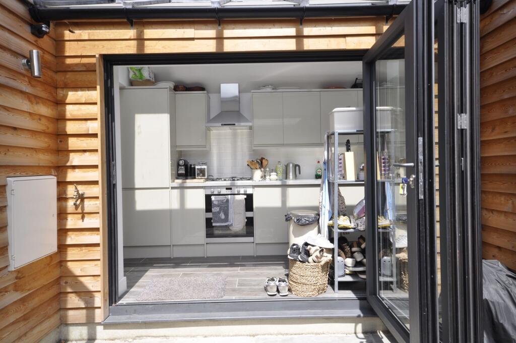 House in London, Mortlake - View 3