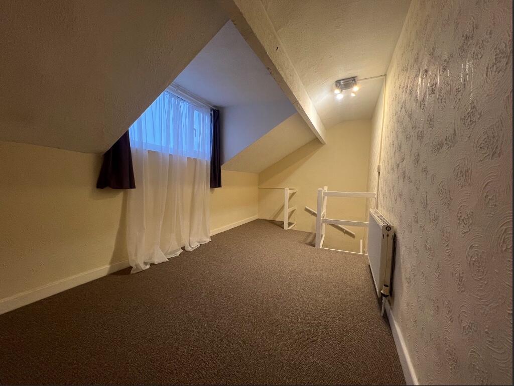 House in Leeds - View 2