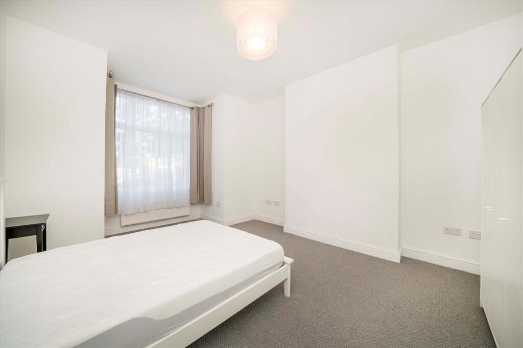 Apartment in Twickenham - View 4