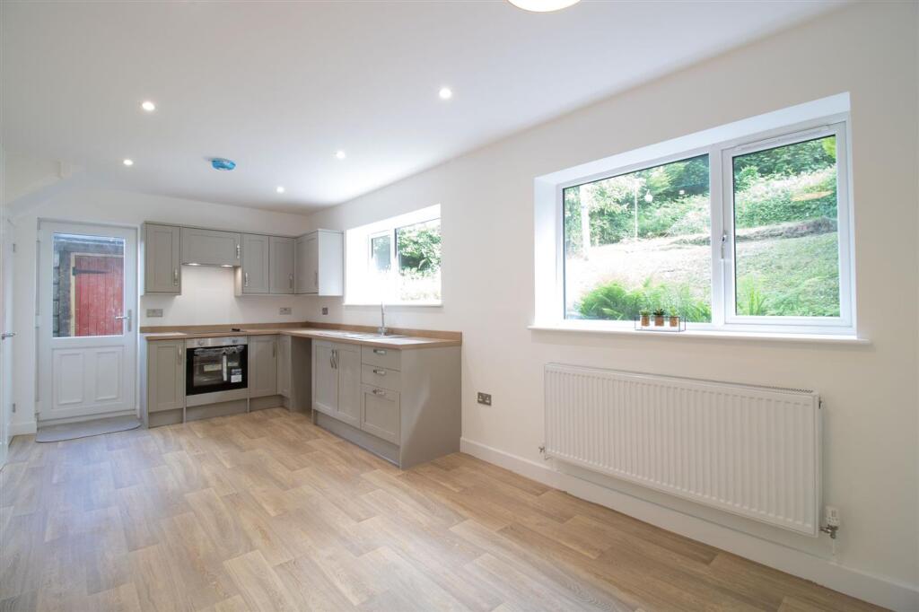 House in Newport, Abercarn - View 3