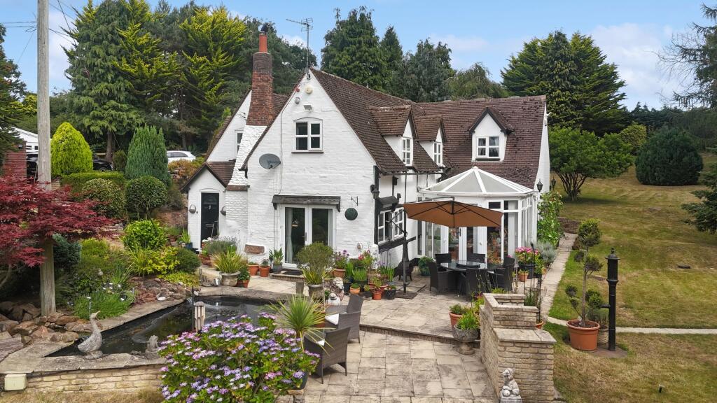 4-bed detached on Holt Heath, Worcester, WR6, £795,000