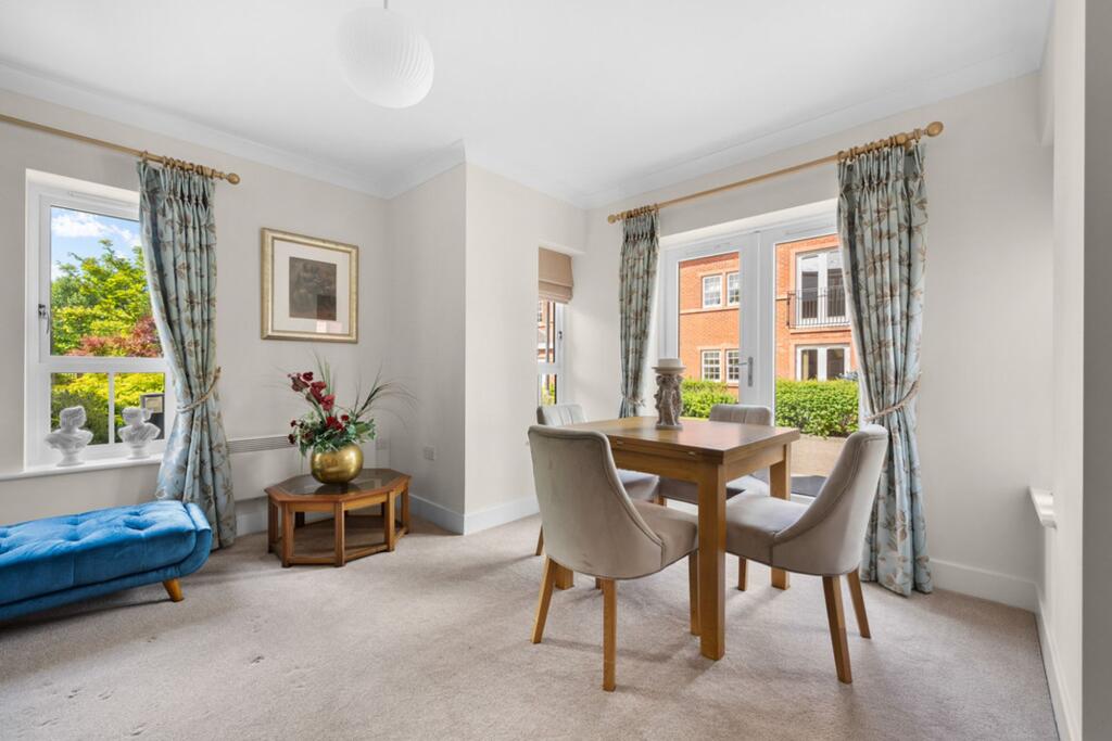 Apartment in Chester - More