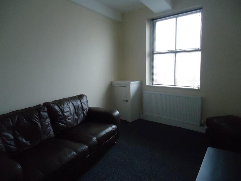 17A, Greenhead Road, Huddersfield photo 3
