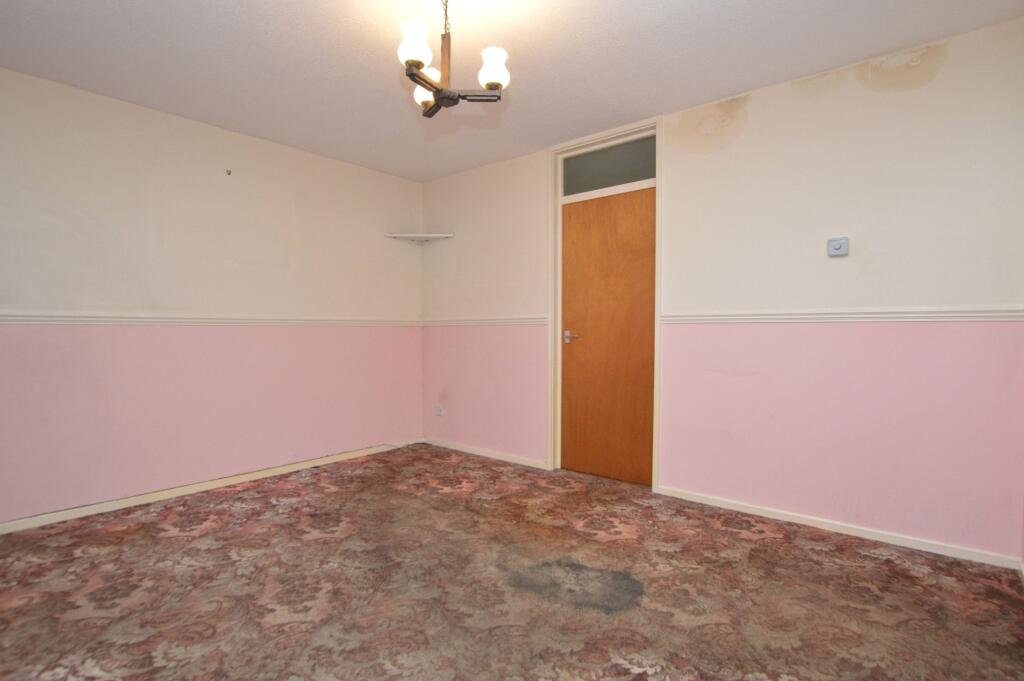 16, Prynne Close photo 4