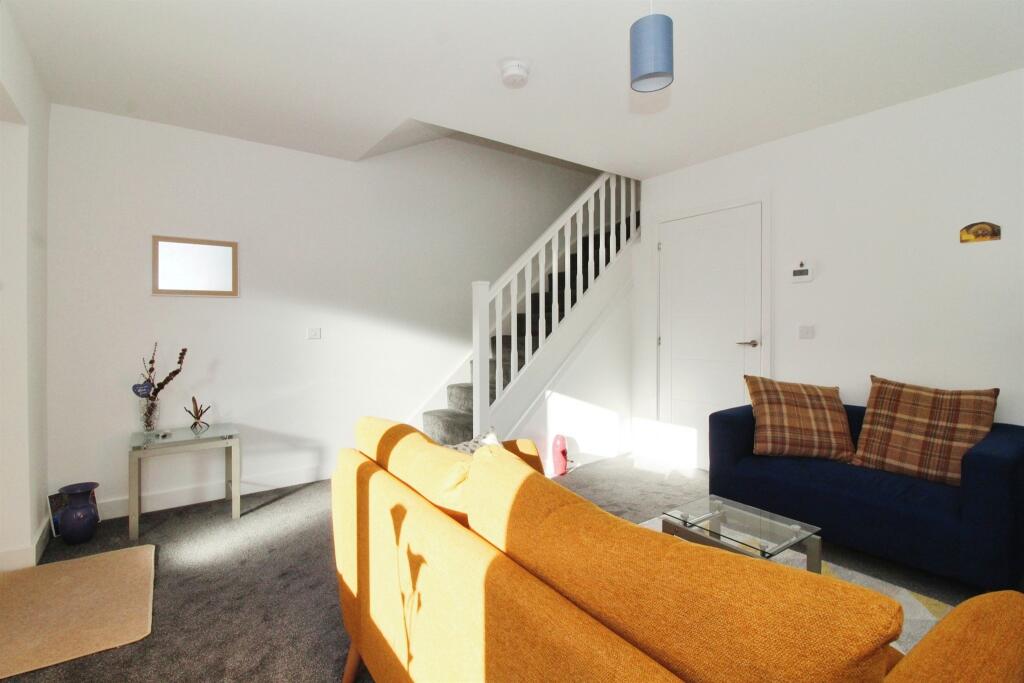 House in Chesterfield, Grangewood Farm Estate, Boythorpe - View 6