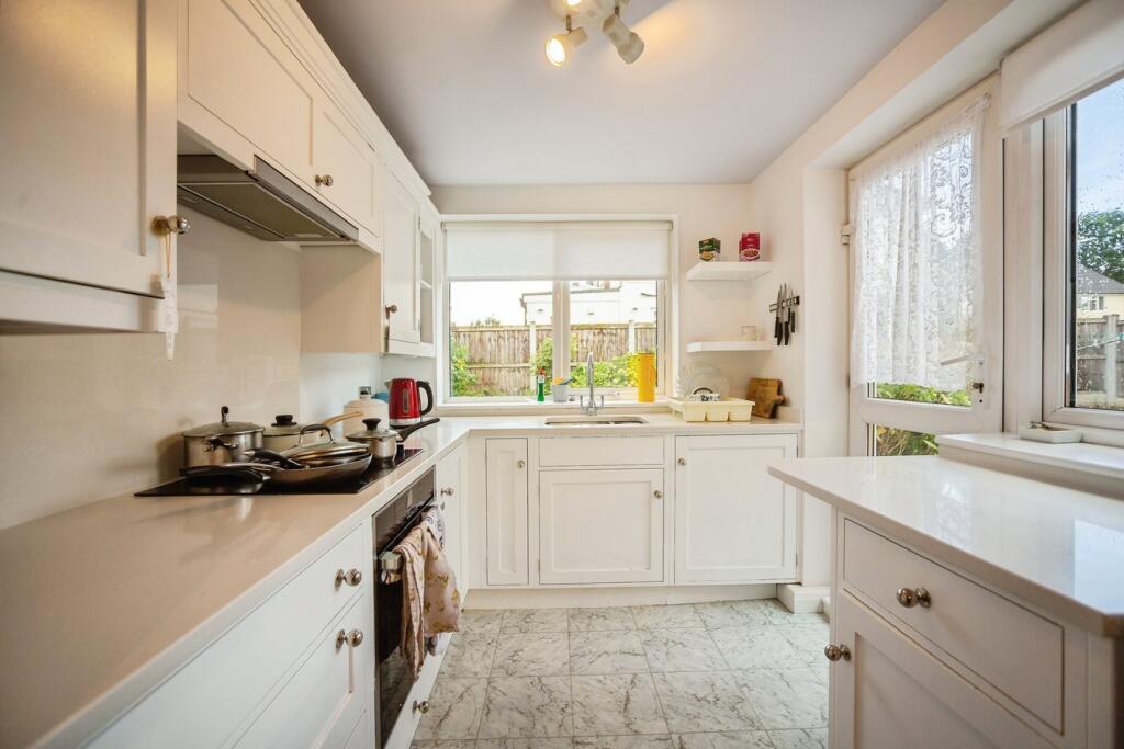 House in Tonbridge and Malling, Kent - More