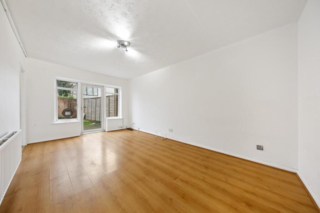 Mill Lane, Chadwell Heath, RM6 photo 3