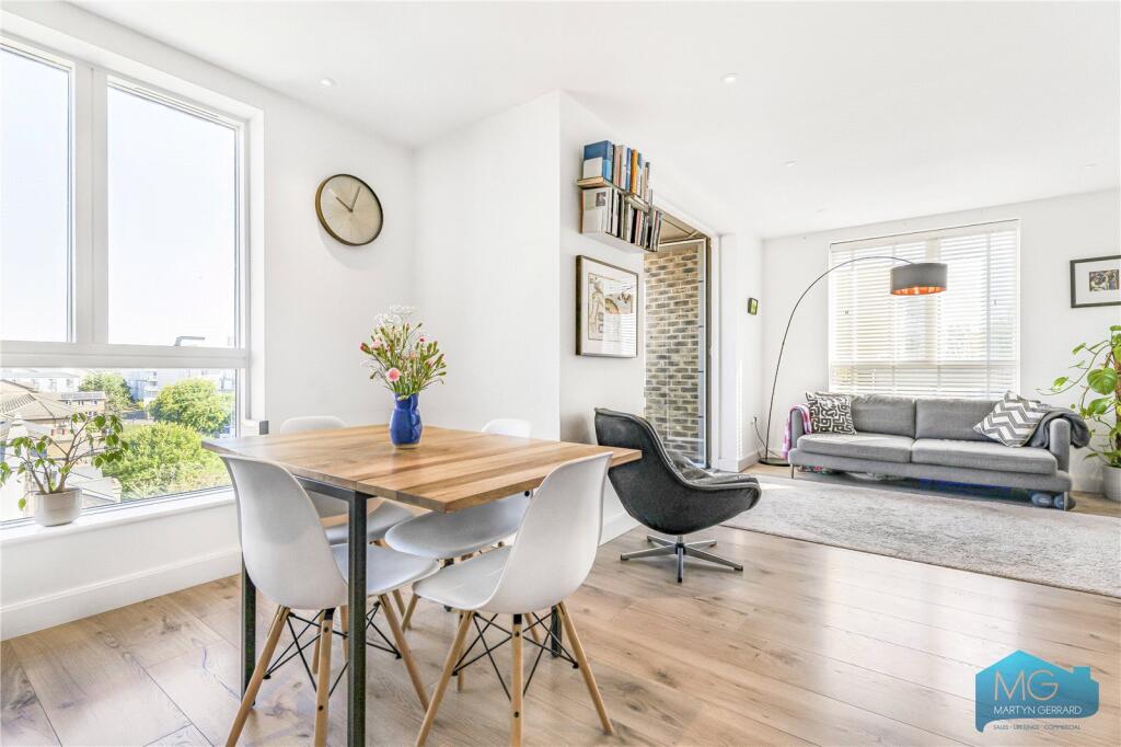 Apartment in London - More