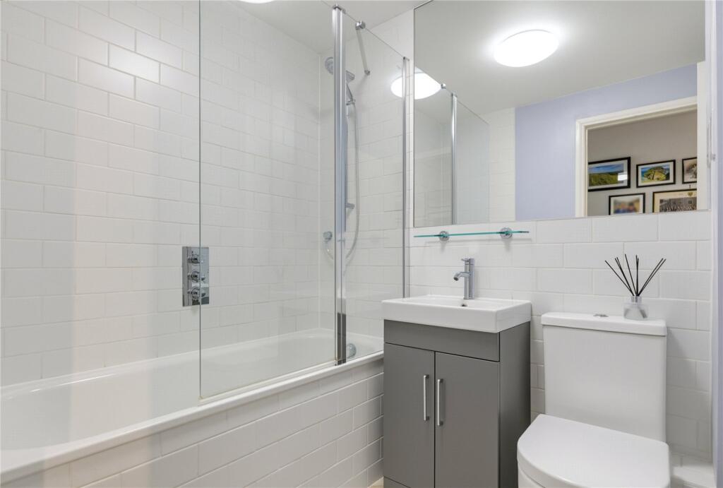 Apartment in London - More