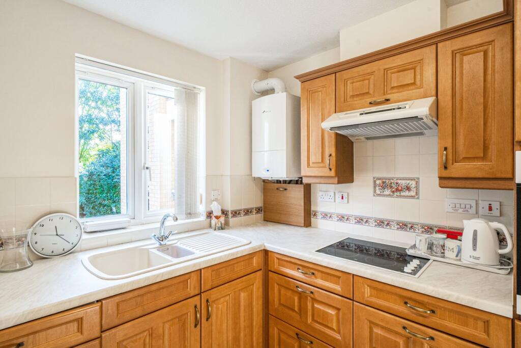 Minster Court, Bracebridge Heath, Lincoln, LN4 photo 3