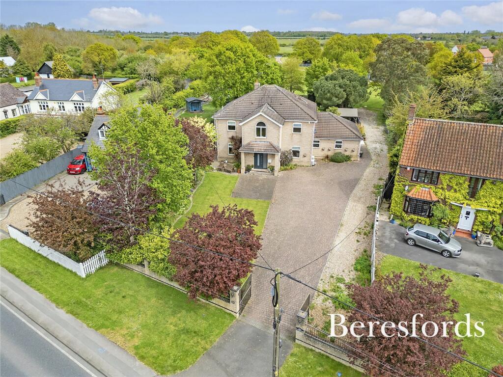 5-bed detached on Maldon Road, Burnham-on-Crouch, CM0, £850,000