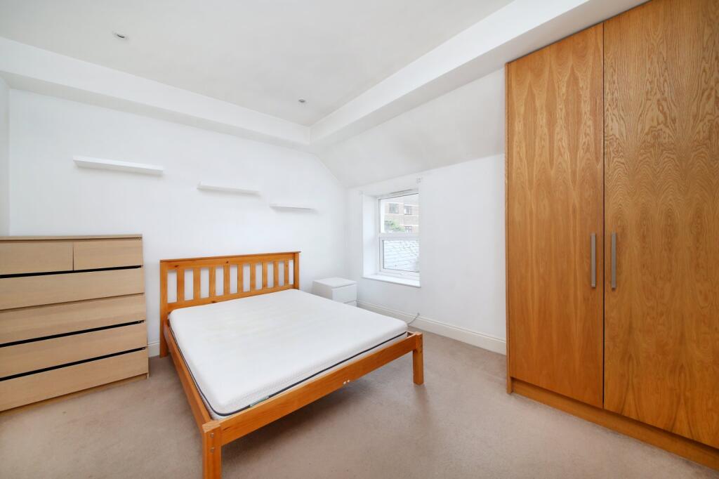 Apartment in London - View 5