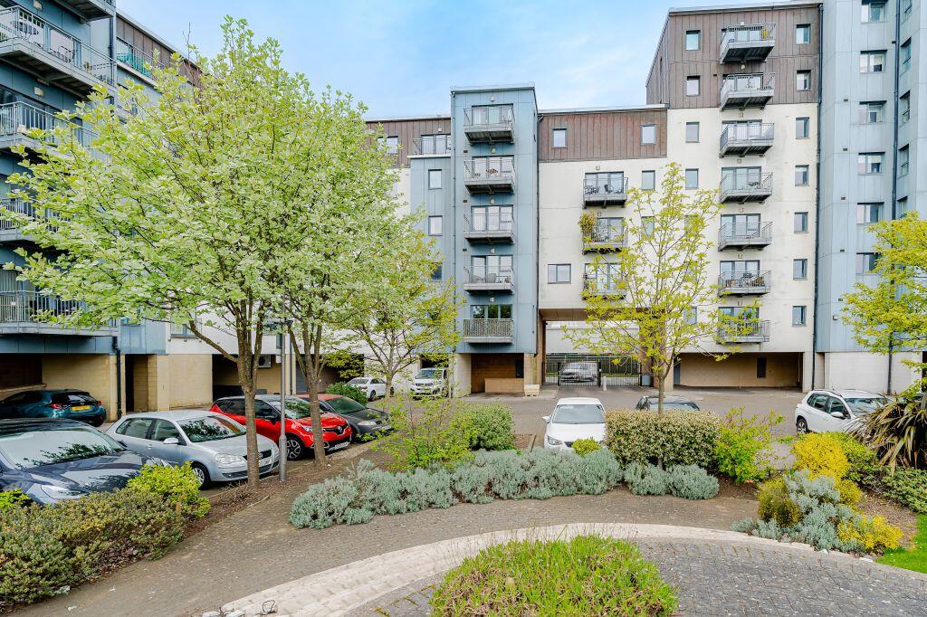 1/1 Lochinvar Drive, Granton, Edinburgh, EH5 1GJ