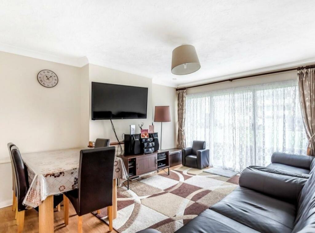 Fairbourne House, Bourne Avenue, Hayes, Middlesex, UB3 1QX photo 2