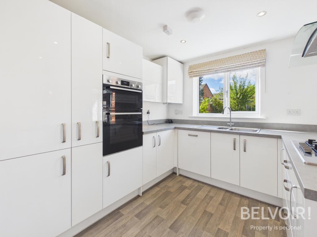 House in Stoke-on-Trent - View 4