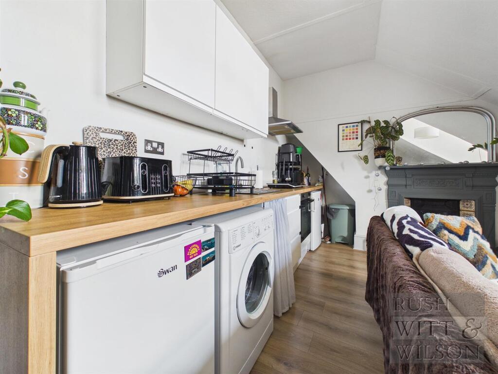 Apartment in Bexhill-on-Sea, Central - More