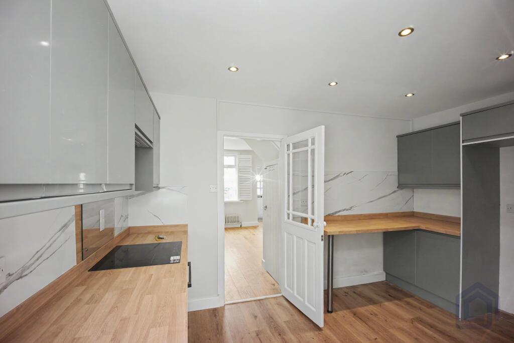 25 Halsall Lane, Ormskirk, L39 3AS - More