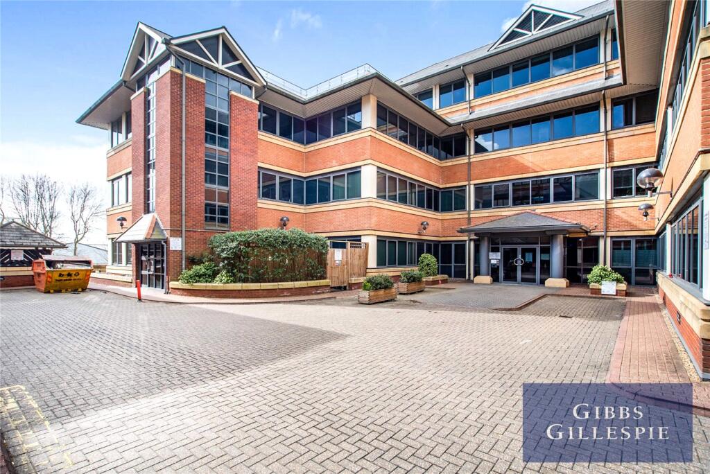 Studio flat on Homestead Road, Rickmansworth, Hertfordshire, £245,000