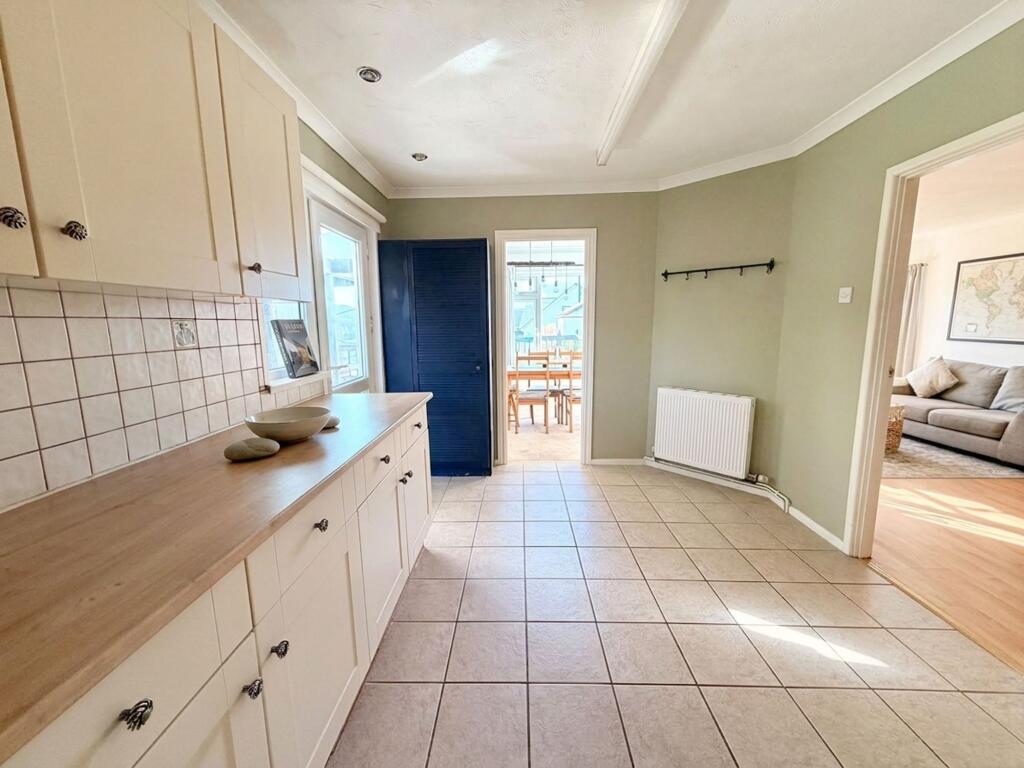 Lighthouse Hill, Portreath, TR16 photo 3