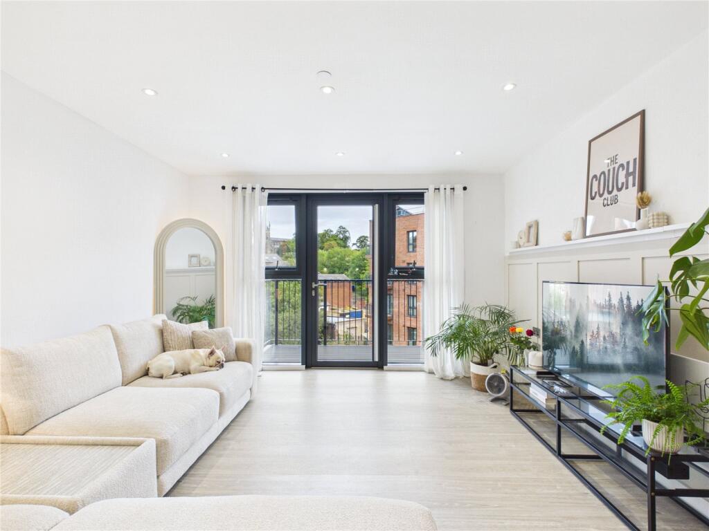 Apartment in Macclesfield, Moss Rose - More
