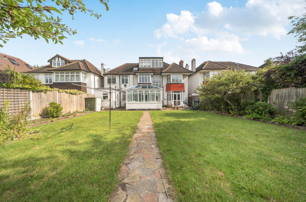 House in London, Park Royal - View 4