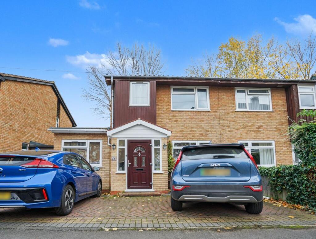 Main image of property: 15 Middlesex Road, Mitcham, Surrey, CR4 1QP