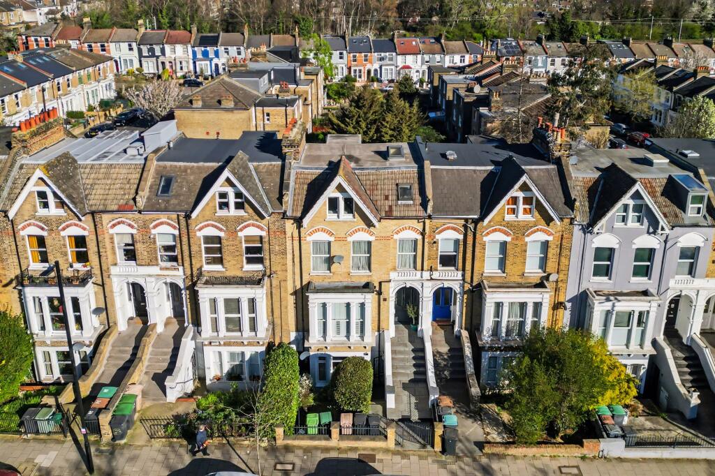 Apartment in London - View 3