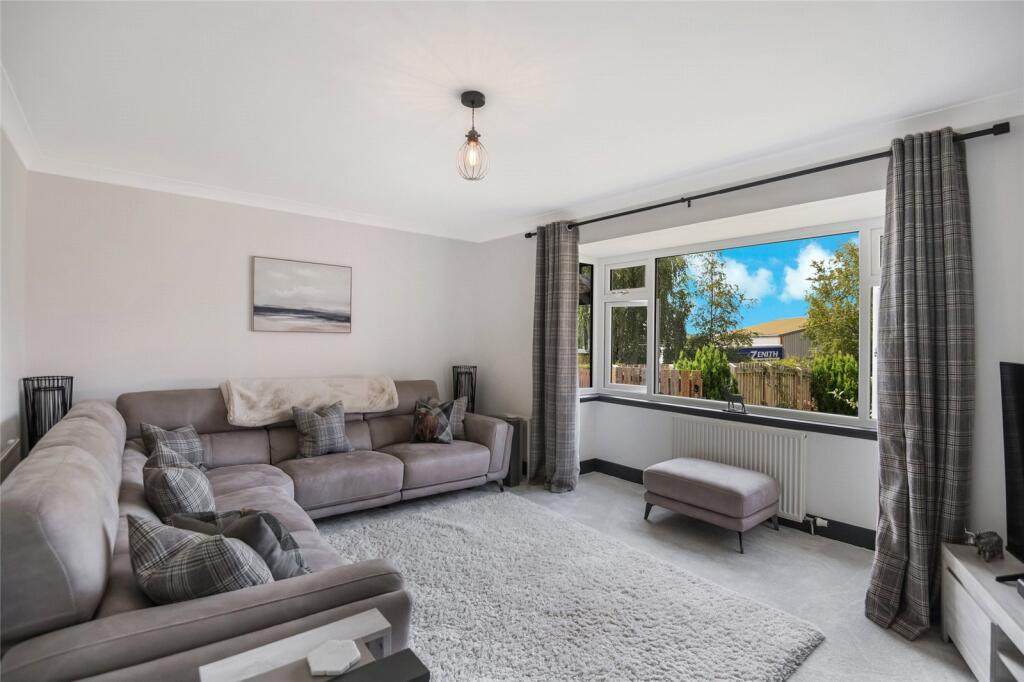 House in Motherwell, North Lanarkshire - More