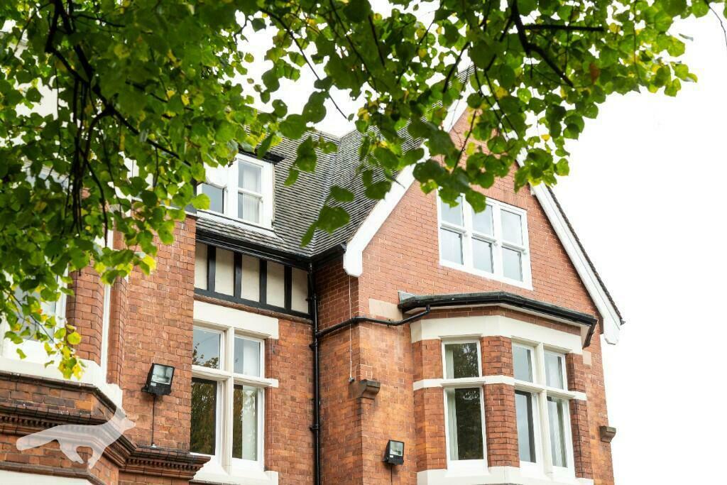 Main image of property: From 4-35 Desks, Hamilton House, Hucknall Road, Nottingham, NG5 1AE
