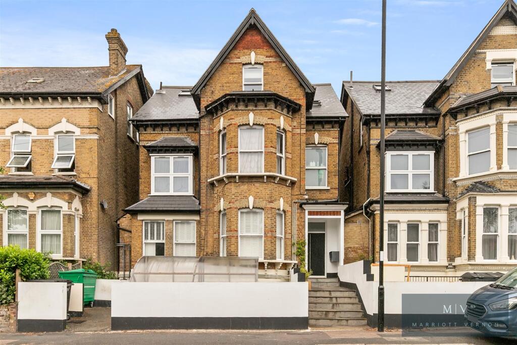 Apartment in Croydon
