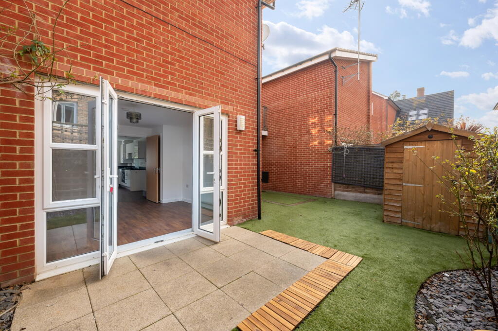 House in Croydon - View 4