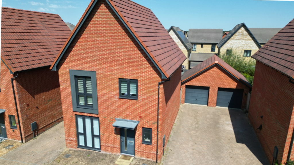 House in Crowthorne, Buckler's Park, Bracknell Forest