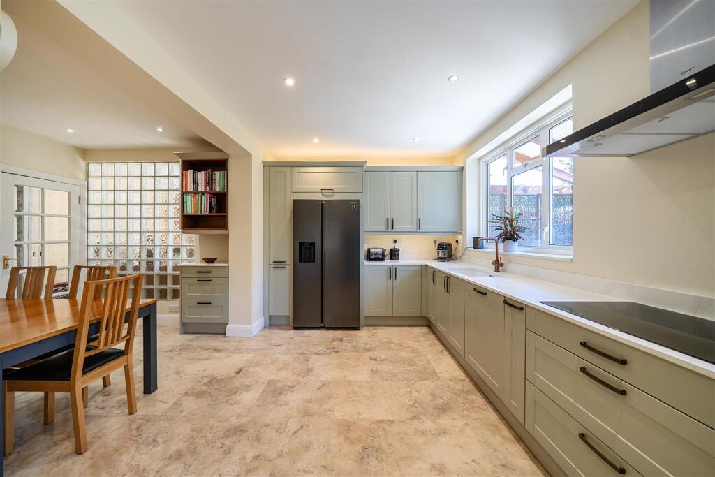 House in Harrow - View 5