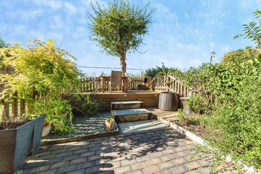 Minchens Lane, Bramley, Tadley, Hampshire, RG26 photo 3