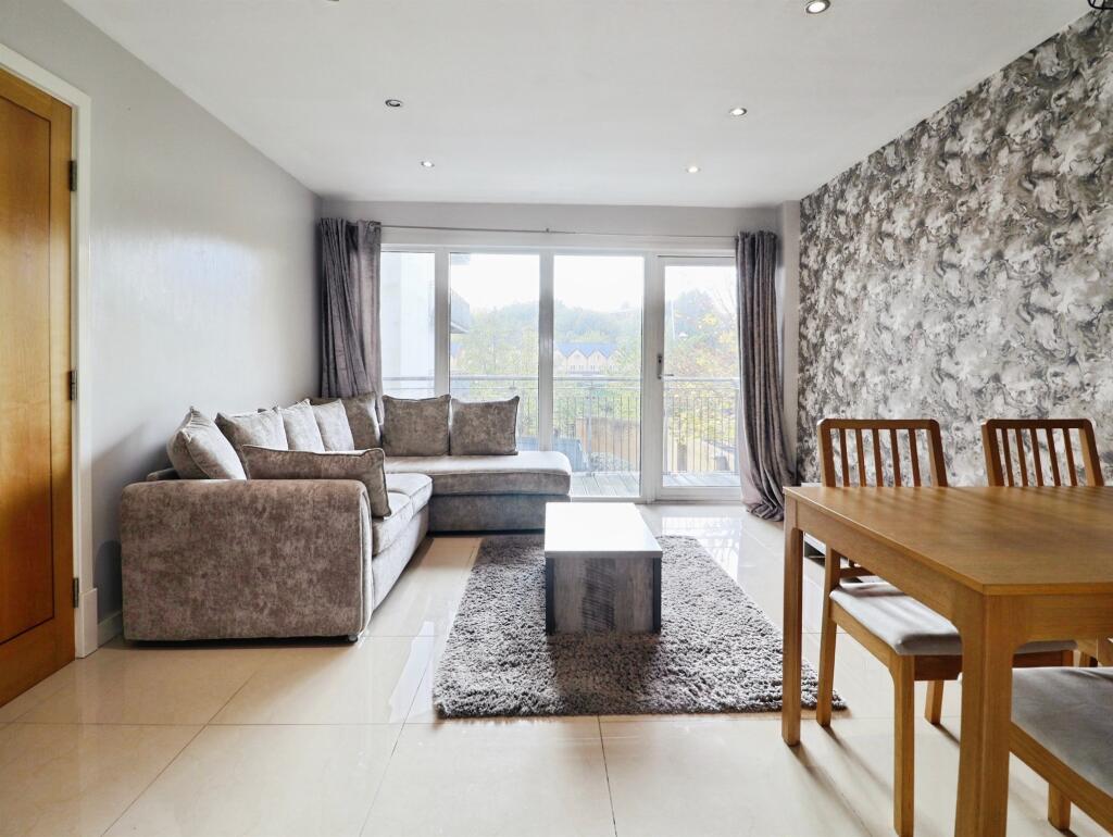 Apartment in Cardiff, Windsor Quay, Grangetown - View 3