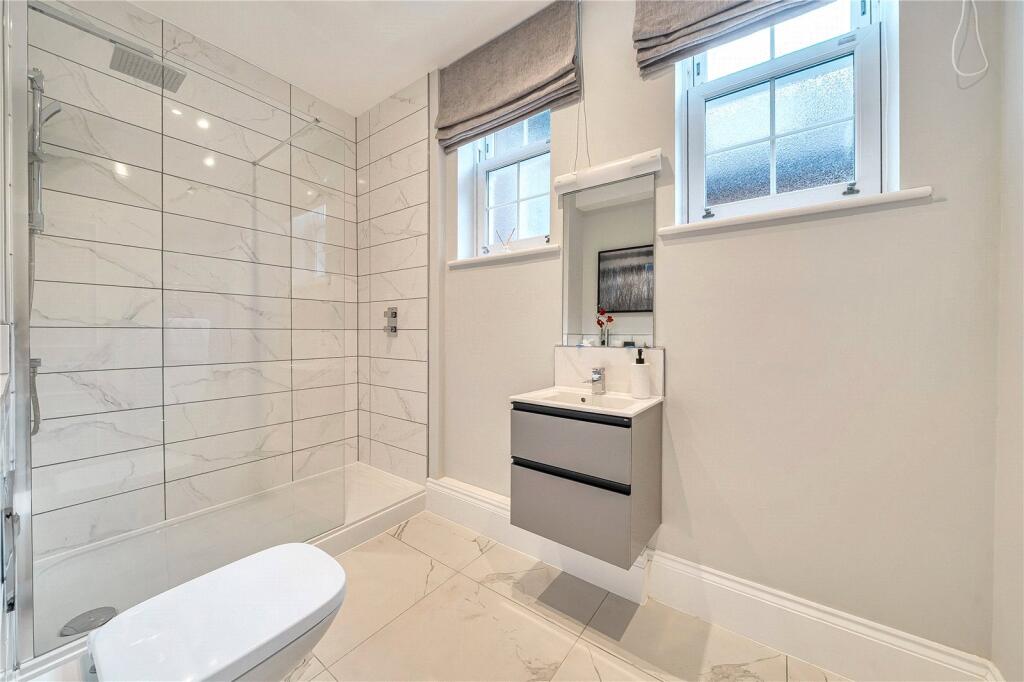 Apartment in Deepcut, Mindenhurst, Surrey - More