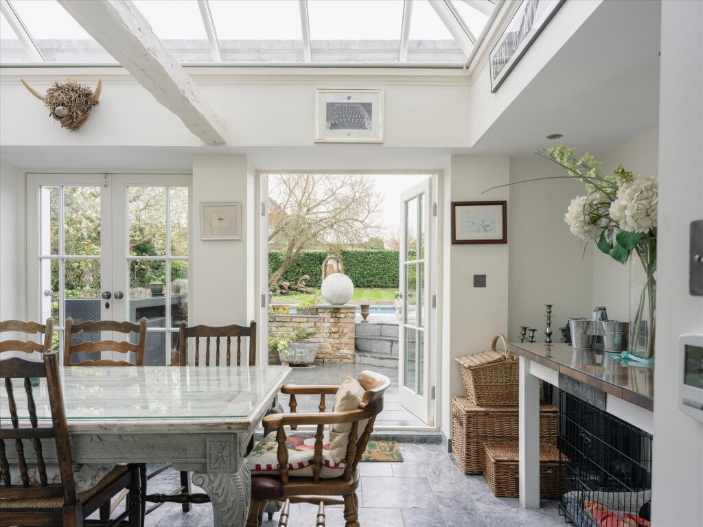 House in Twickenham - More