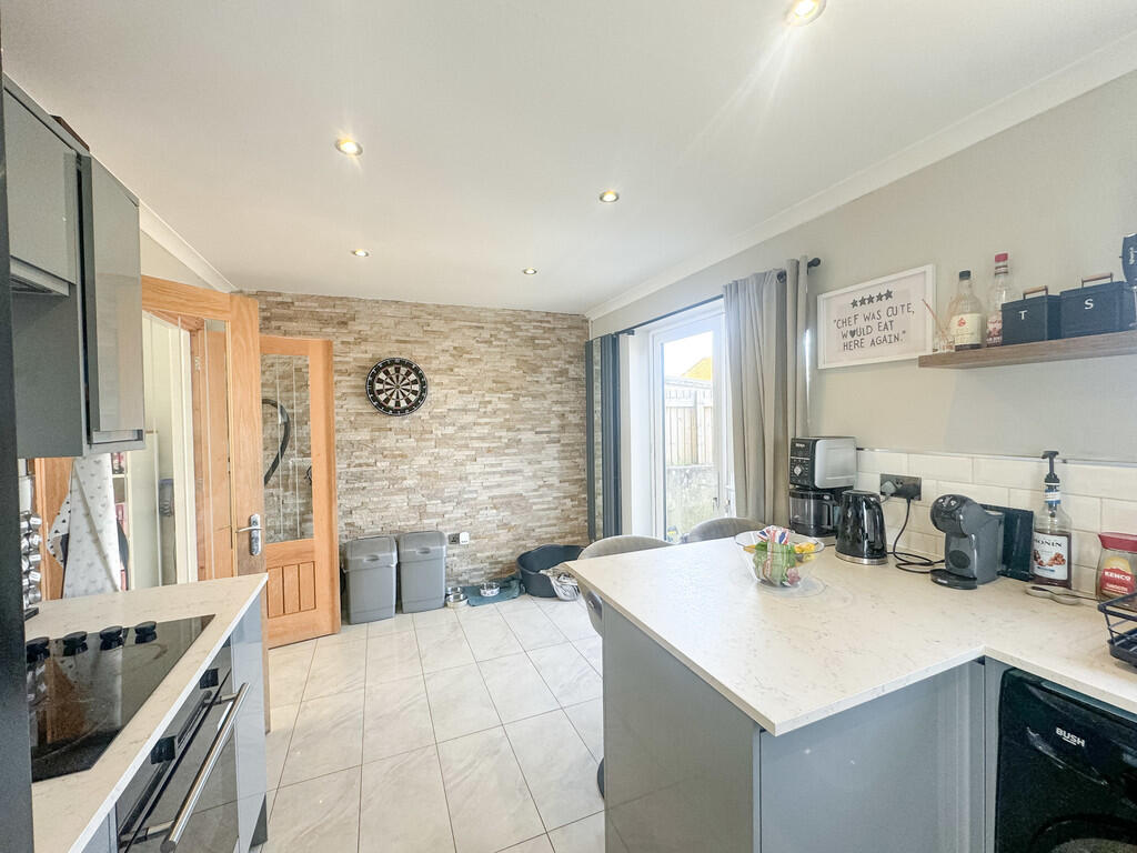 Birch Crescent, Cefn Hengoed photo 4